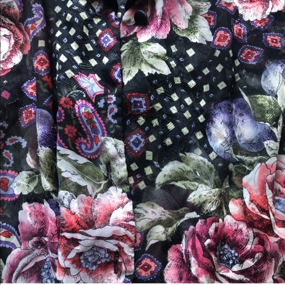 Victoria’s Secret Vintage gold label cropped satin- like button up top. Size S - Picture 5 of 8